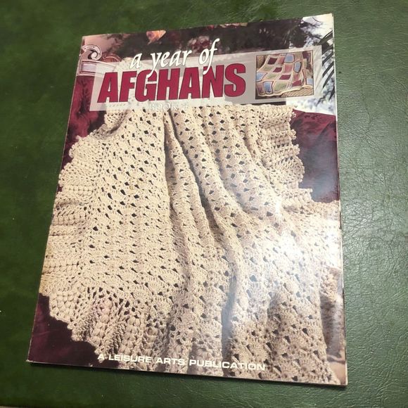 A Year of Afghans Book 4 1999; a treasury of Gorgeous afghans w/Instructions - Picture 1 of 11